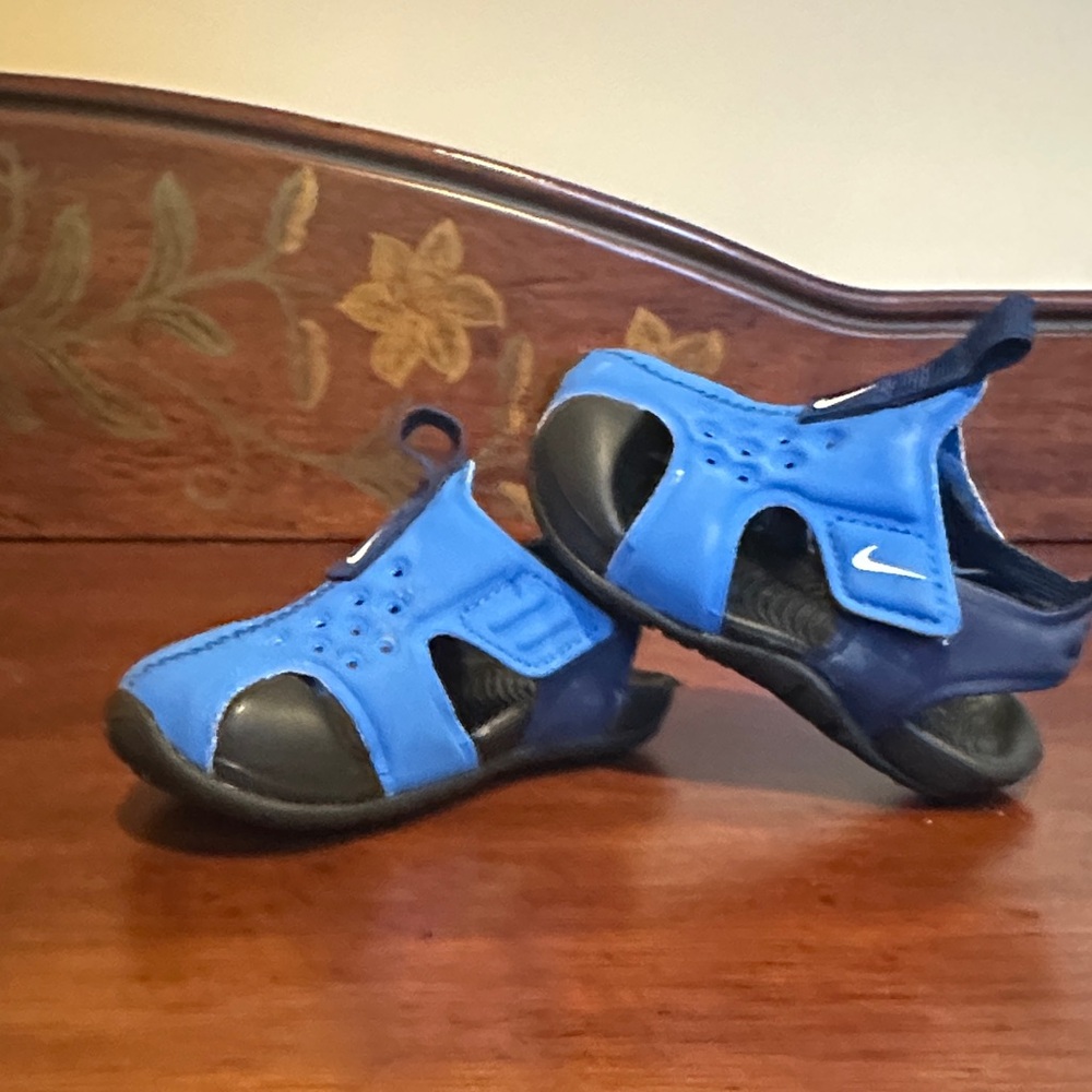 Nike Kids Black and Blue Sandals